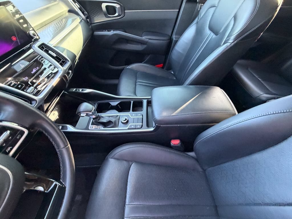 Certified 2023 Kia Sorento S w/ Panoramic Sunroof Package FWD image 17