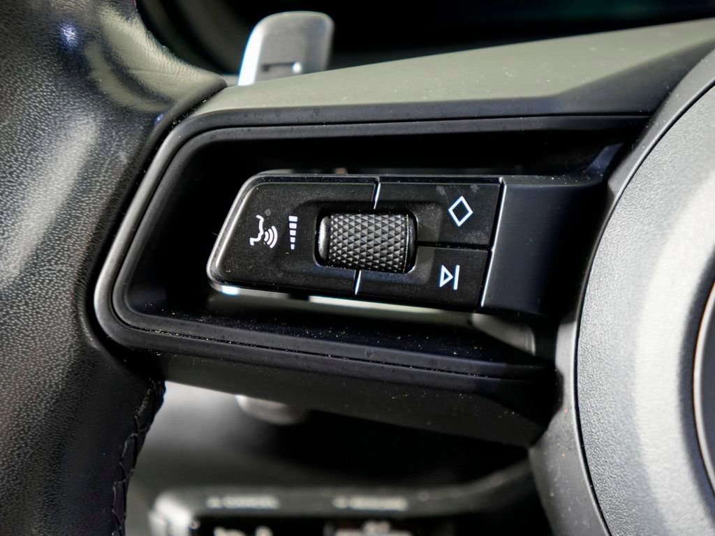 Certified 2024 Porsche Cayenne Coupe AWD/4WD image 24