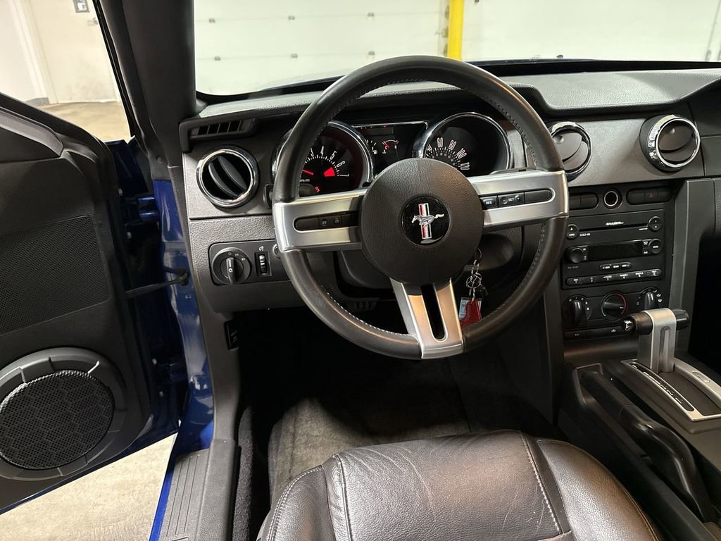 Used 2006 Ford Mustang Convertible image 11