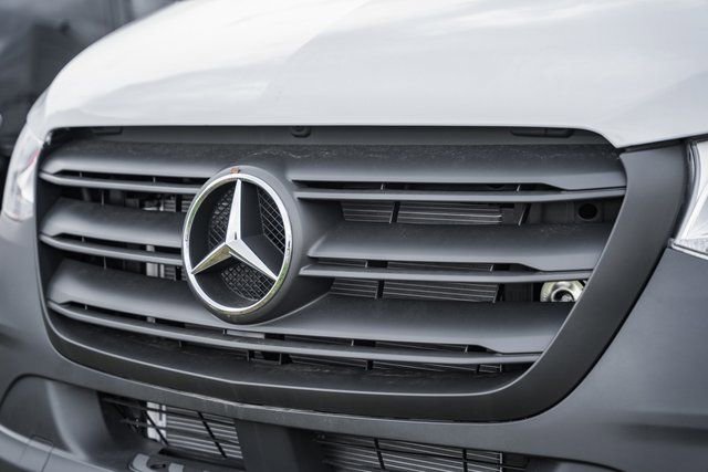 Used 2023 Mercedes-Benz Sprinter 4500 image 7