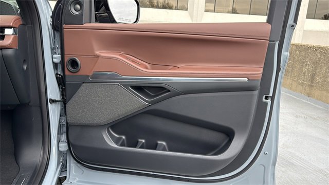 New 2025 Lincoln Navigator L Reserve image 9