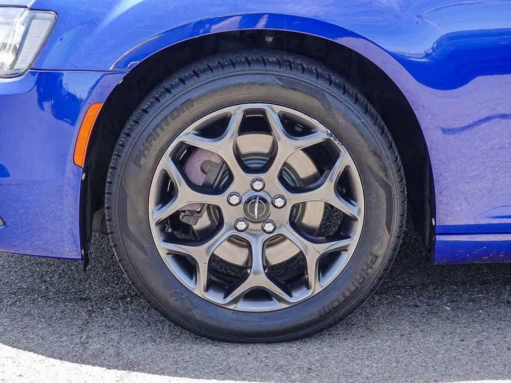 Certified 2018 Chrysler 300 S AWD/4WD image 10
