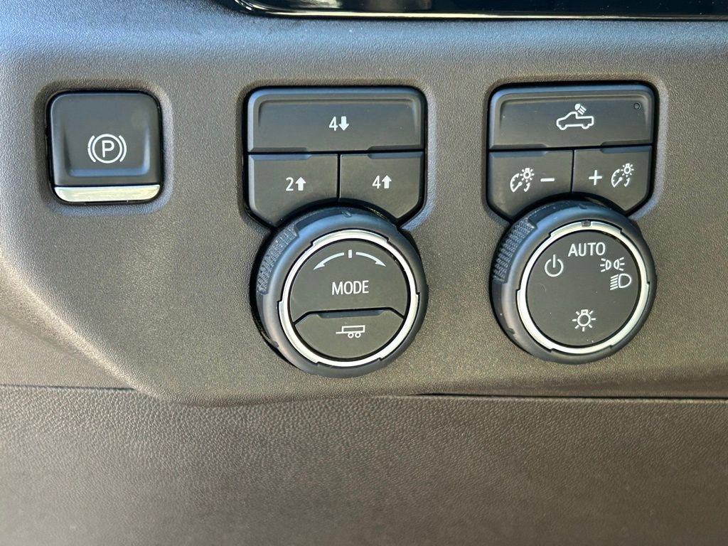 Used 2024 Chevrolet Silverado 3500 LT image 29