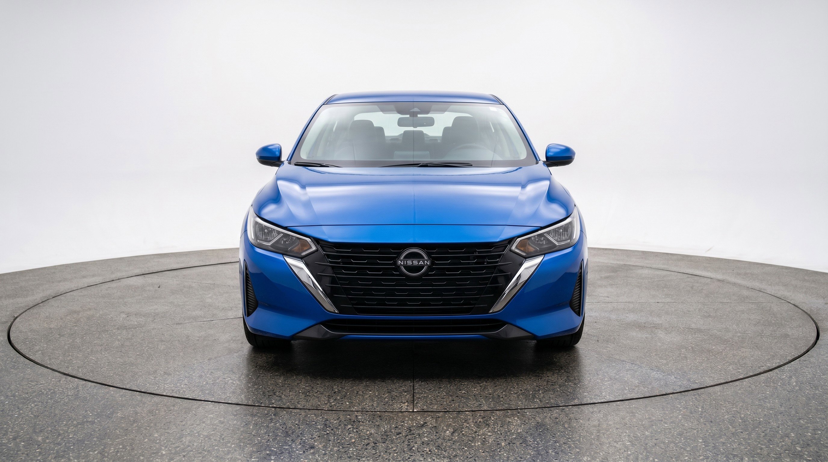 Used 2025 Nissan Sentra SV FWD image 2