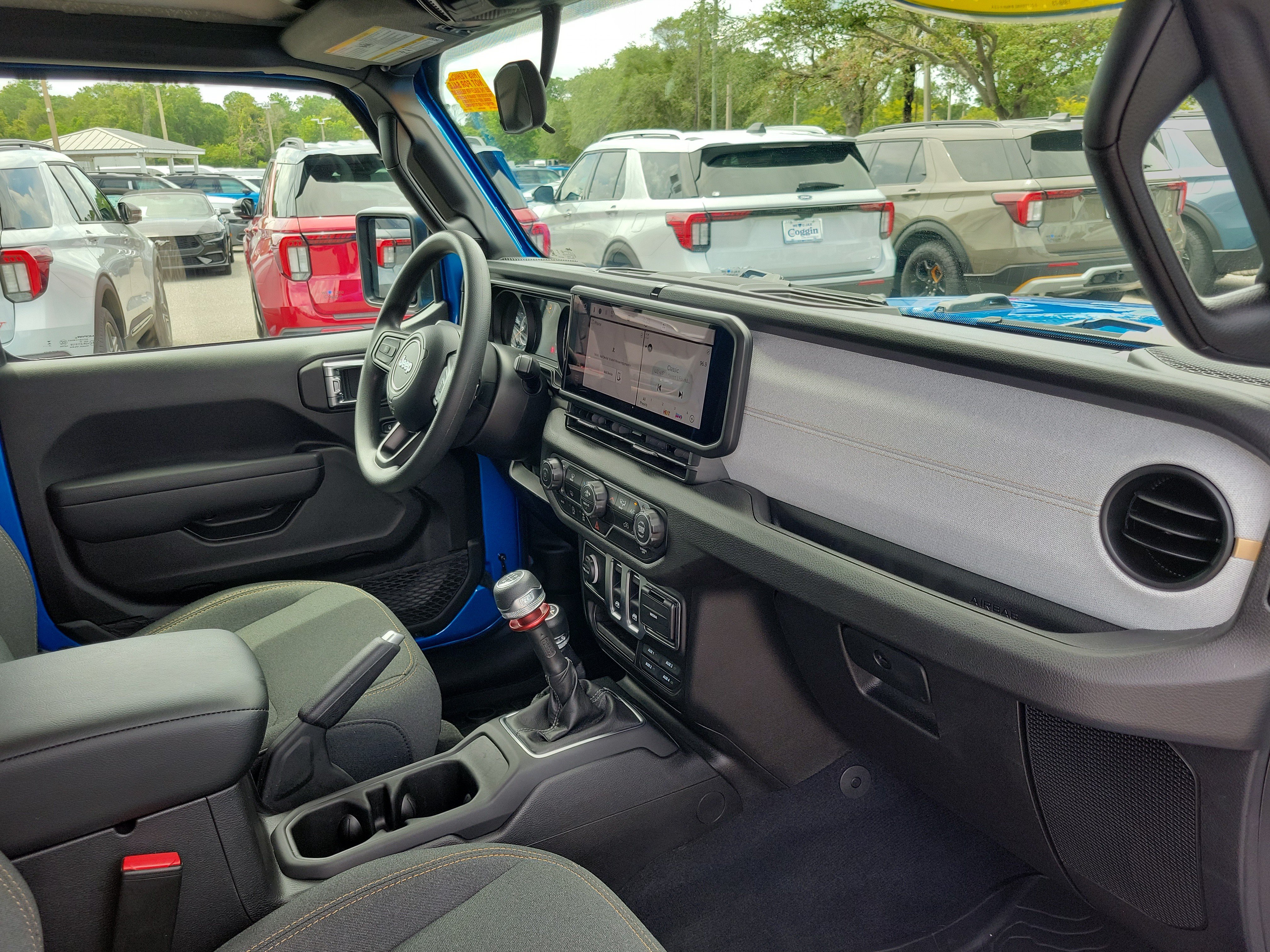 Used 2025 Jeep Wrangler Sport AWD/4WD image 29