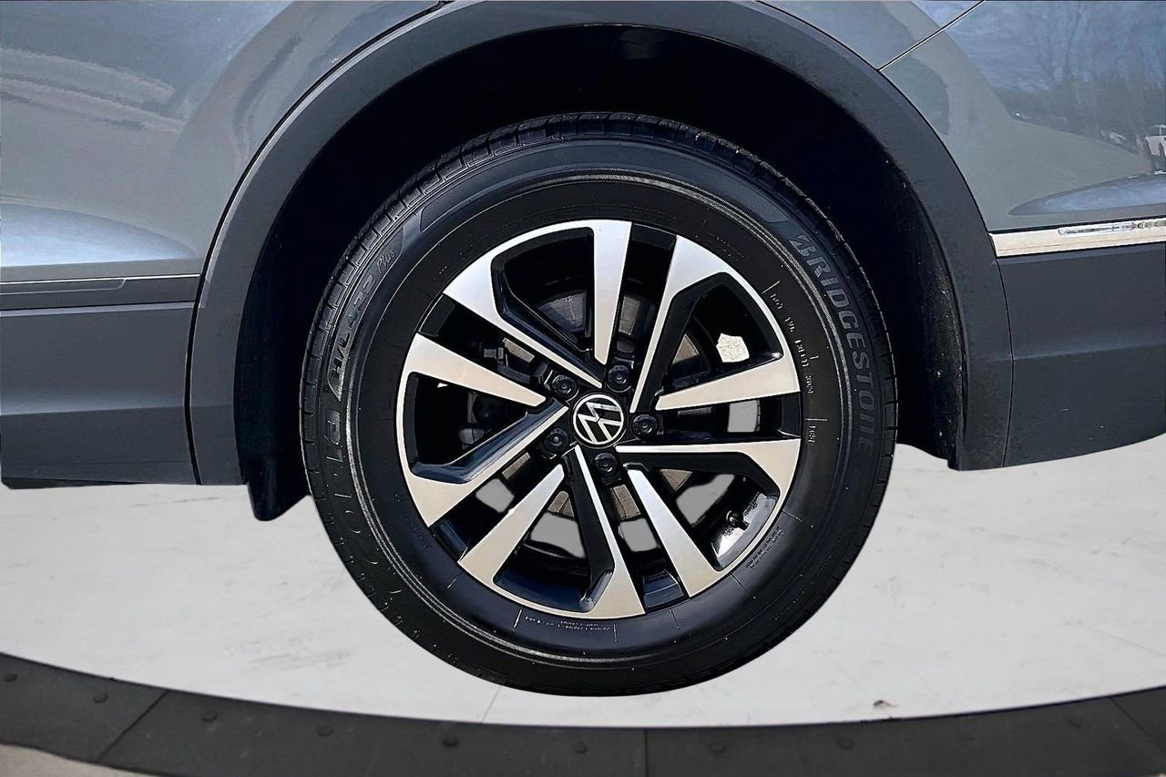 Used 2024 Volkswagen Tiguan S image 36