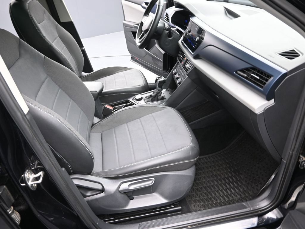 Used 2022 Volkswagen Taos SE w/ Panoramic Sunroof Package image 27