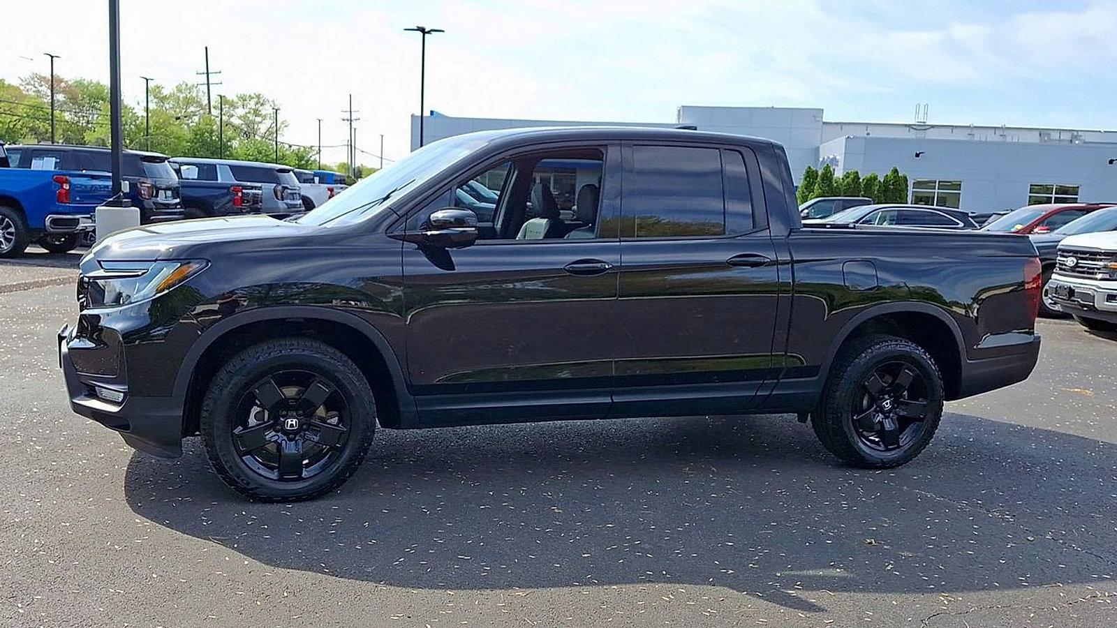 Used 2025 Honda Ridgeline Black Edition image 7