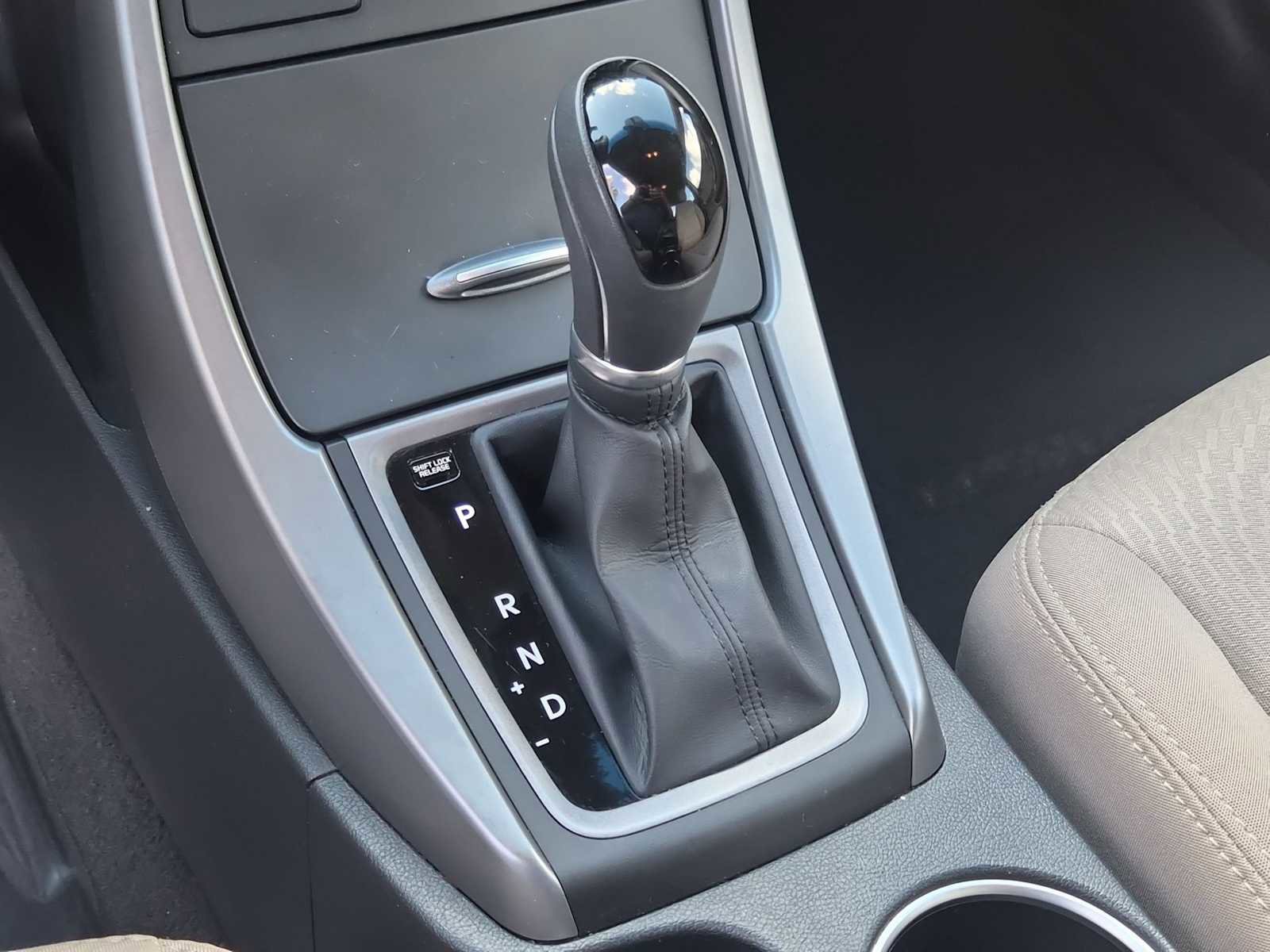 Used 2016 Hyundai Elantra SE w/ Option Group 02 image 24