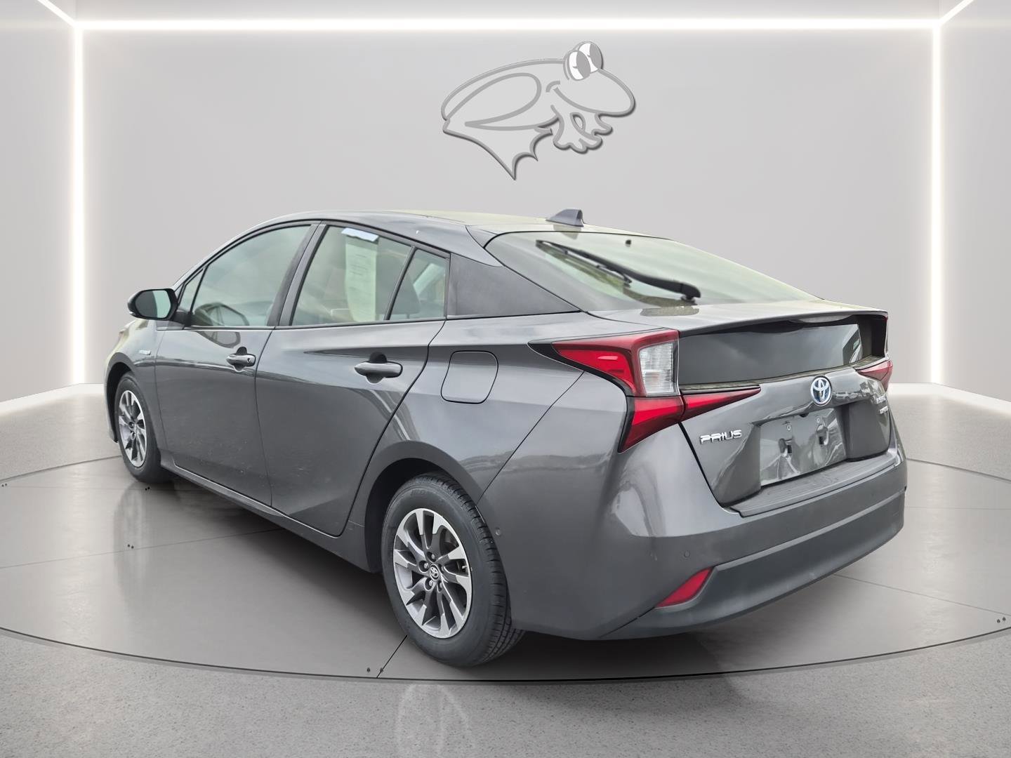 Used 2021 Toyota Prius Limited w/ Premium Convenience Package FWD image 4