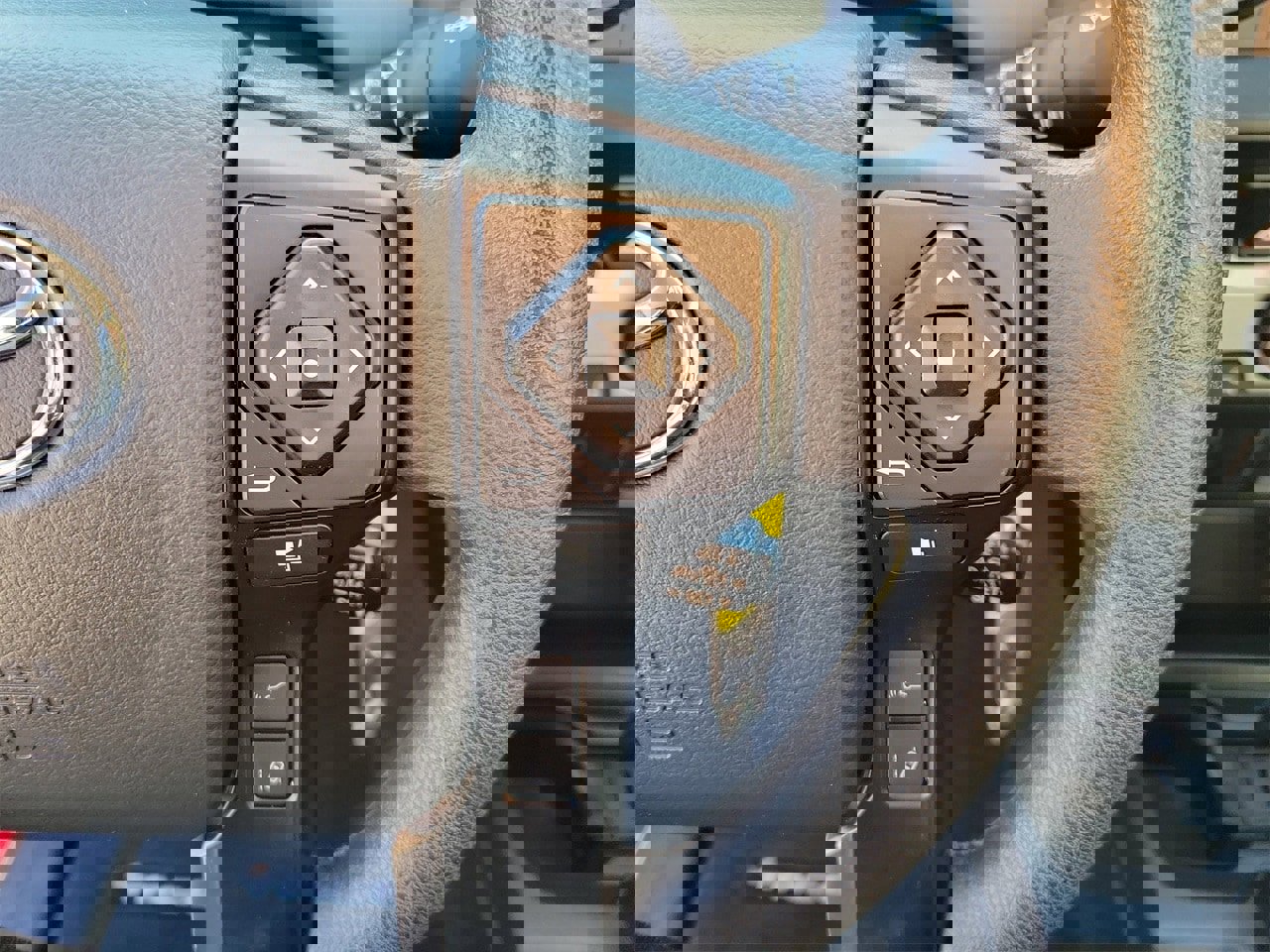 Used 2022 Toyota Tacoma SR image 16