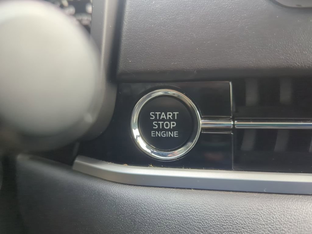 Used 2022 Mitsubishi Outlander SE image 46