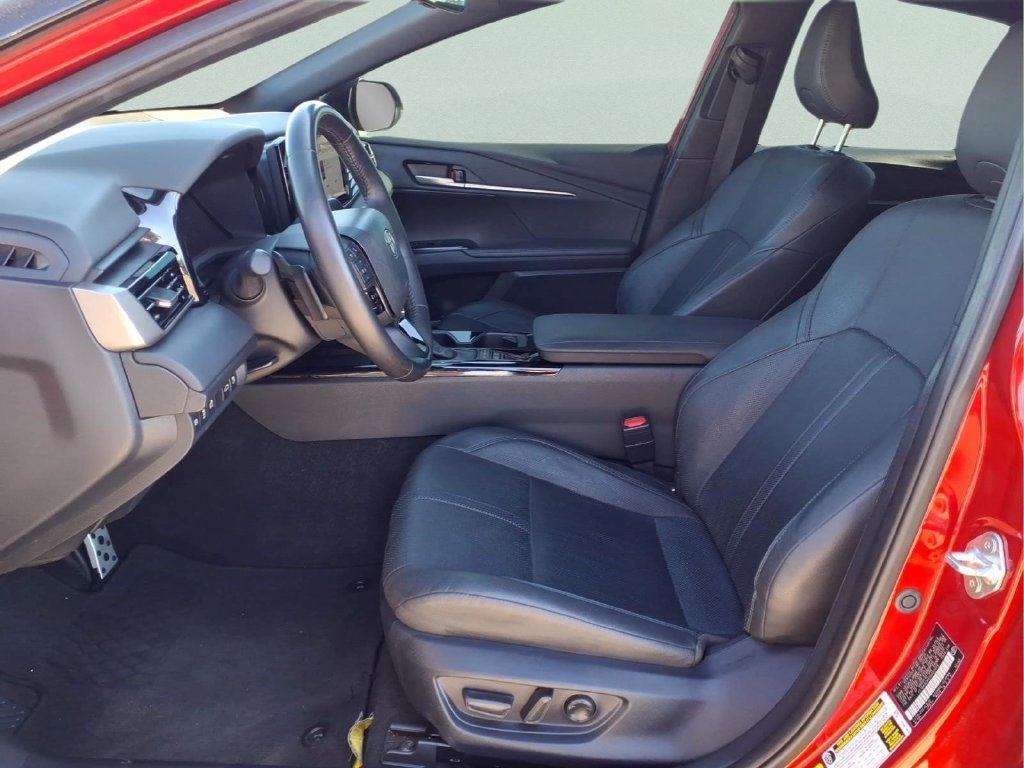 Used 2025 Toyota Camry XSE FWD image 13