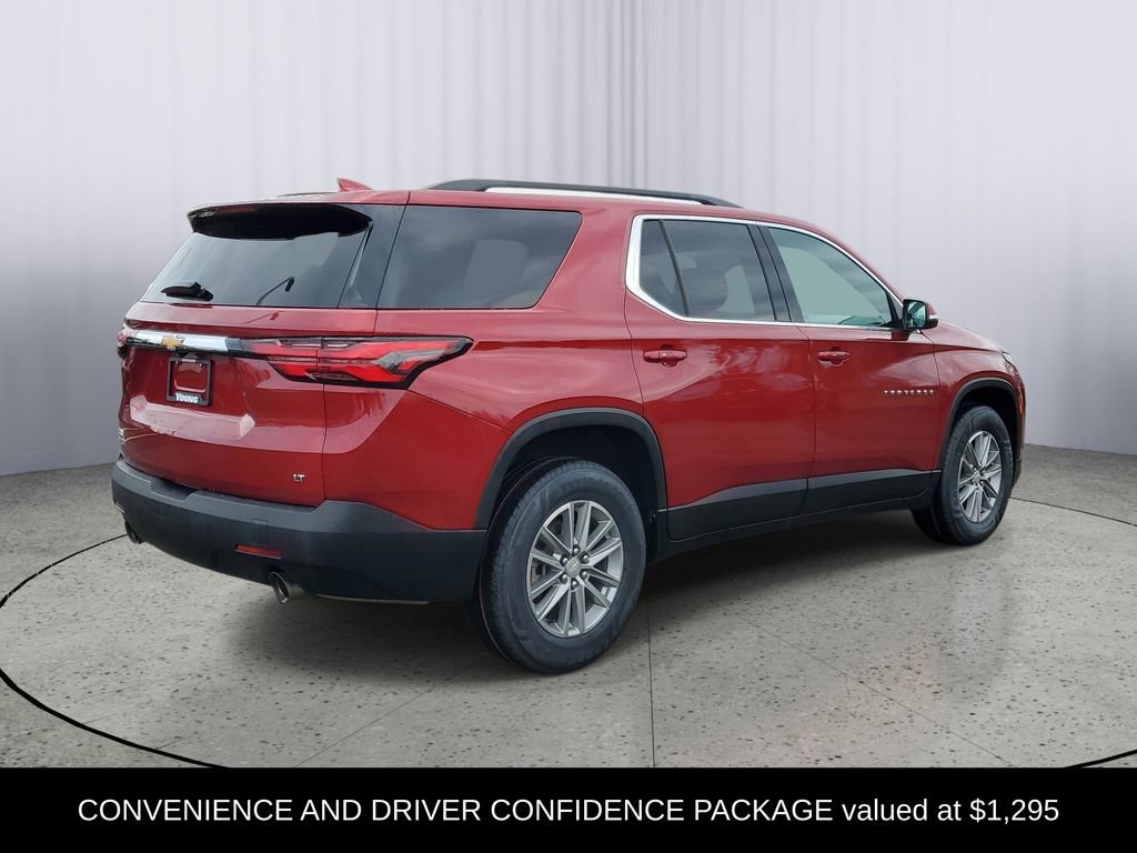 Used 2023 Chevrolet Traverse LT image 3