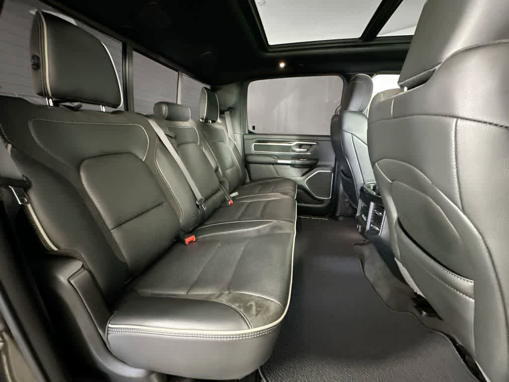 Used 2022 RAM 1500 Laramie AWD/4WD image 32