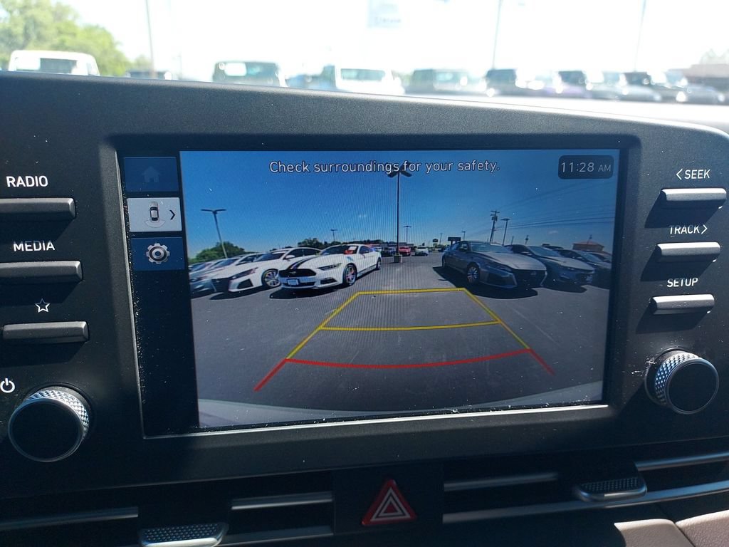 Used 2025 Hyundai Elantra SE FWD image 23