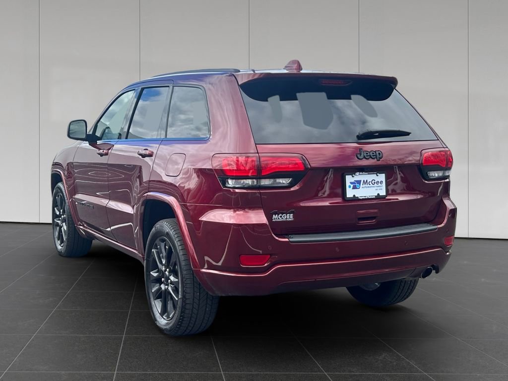 Used 2021 Jeep Grand Cherokee Laredo X AWD/4WD image 3