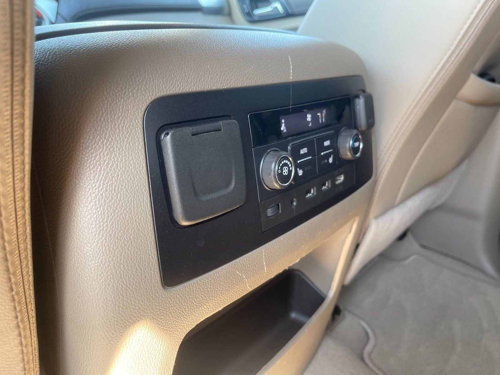 Used 2020 Chevrolet Tahoe Premier w/ 6.2L Performance Package AWD/4WD image 15