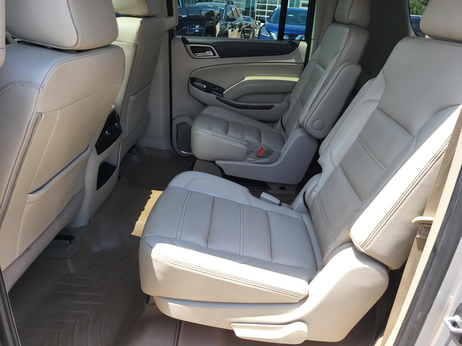 Used 2019 GMC Yukon XL Denali w/ Open Road Package AWD/4WD image 13