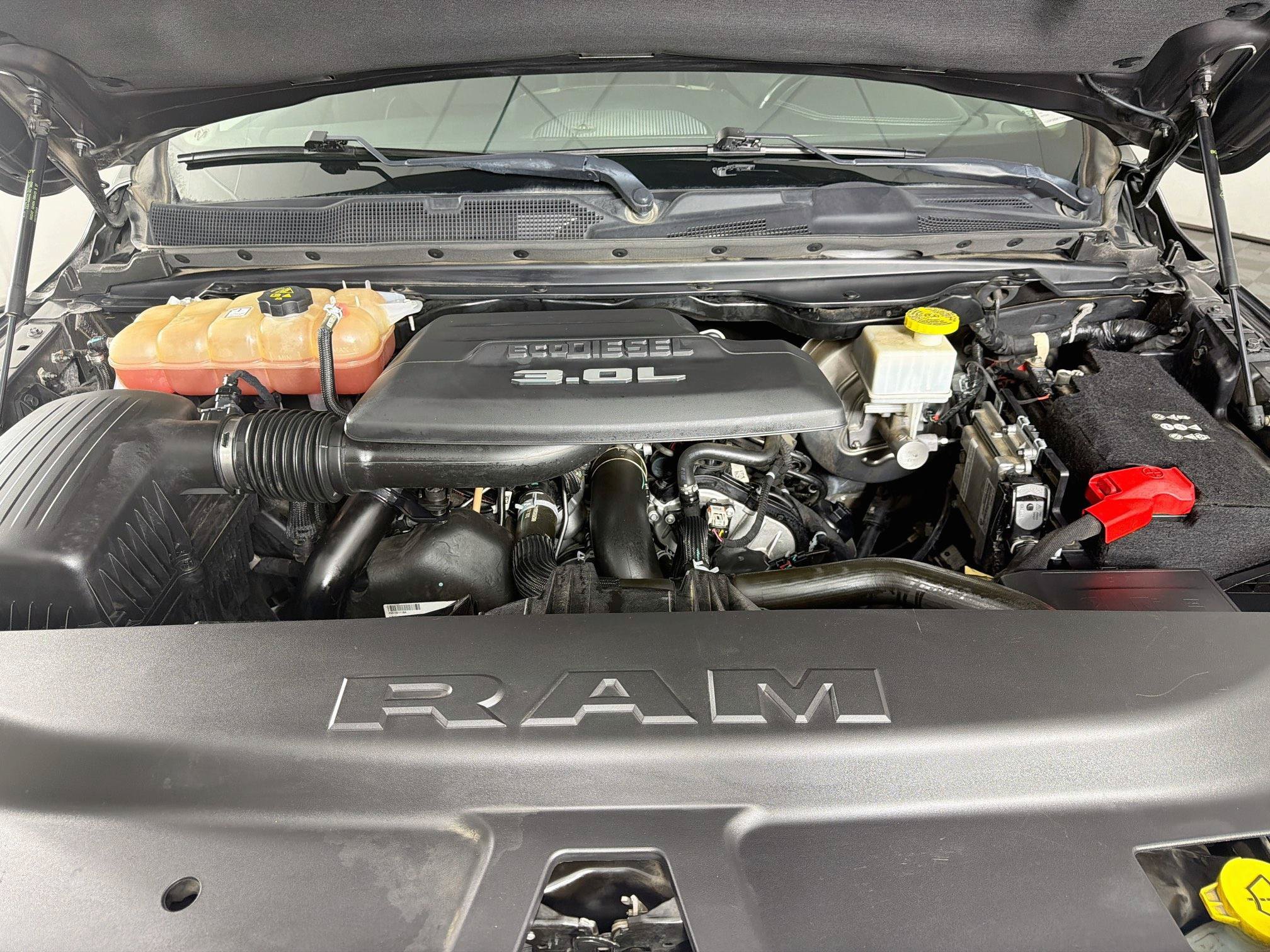 Used 2021 RAM 1500 Laramie AWD/4WD image 32