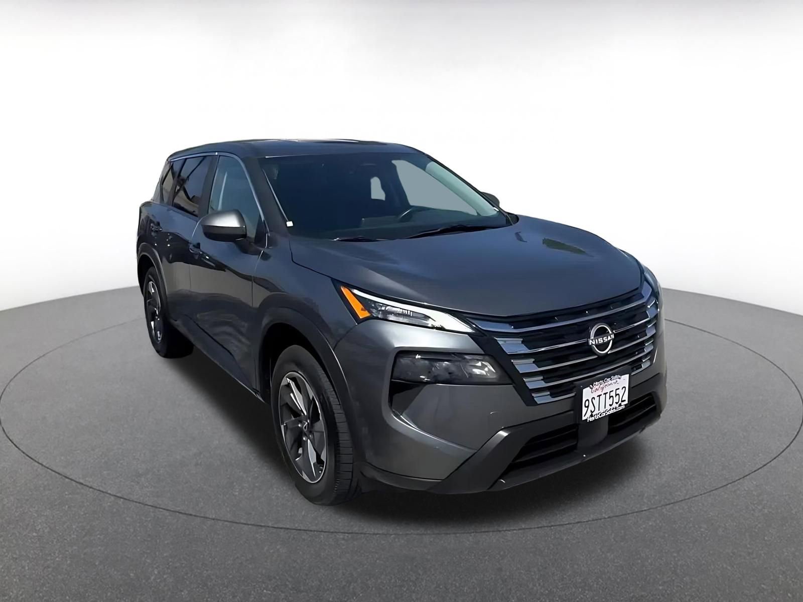 Used 2025 Nissan Rogue SV FWD image 3