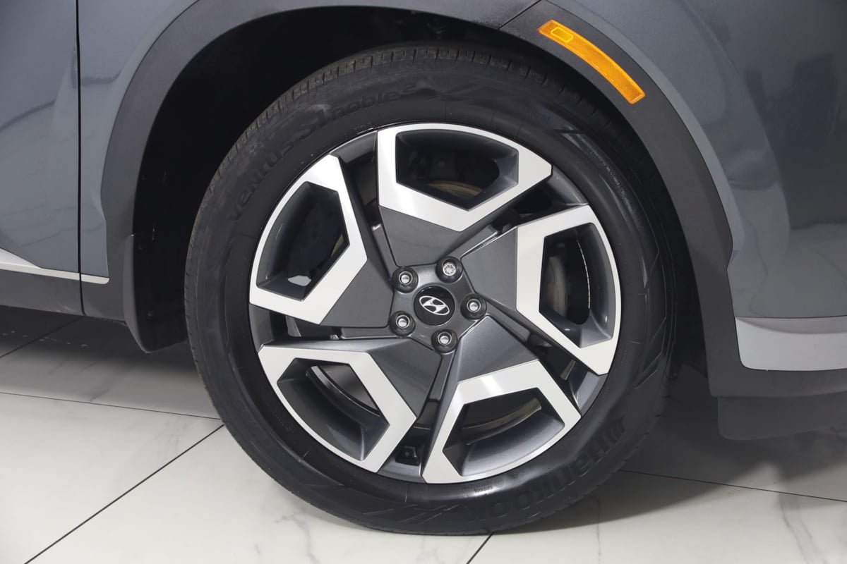Used 2023 Hyundai Palisade Limited w/ Cargo Package AWD/4WD image 18