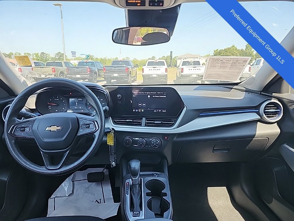 Used 2024 Chevrolet Trax LS FWD image 4