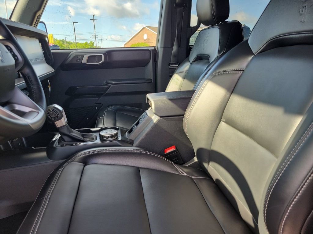 Used 2025 Ford Bronco Outer Banks AWD/4WD image 17