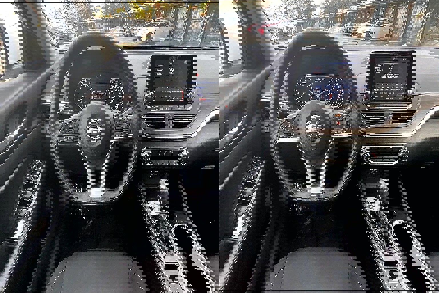 Used 2023 Nissan Altima 2.5 SV image 5