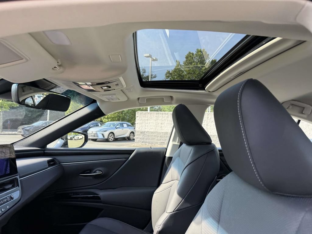 Used 2025 Lexus ES 350 w/ Premium Package FWD image 19