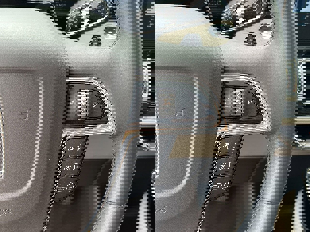 Used 2024 Lincoln Navigator Premiere image 11