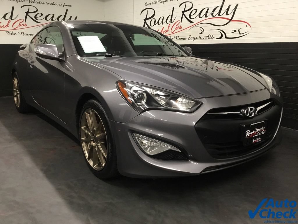 Used 2015 Hyundai Genesis 3.8 RWD image 3