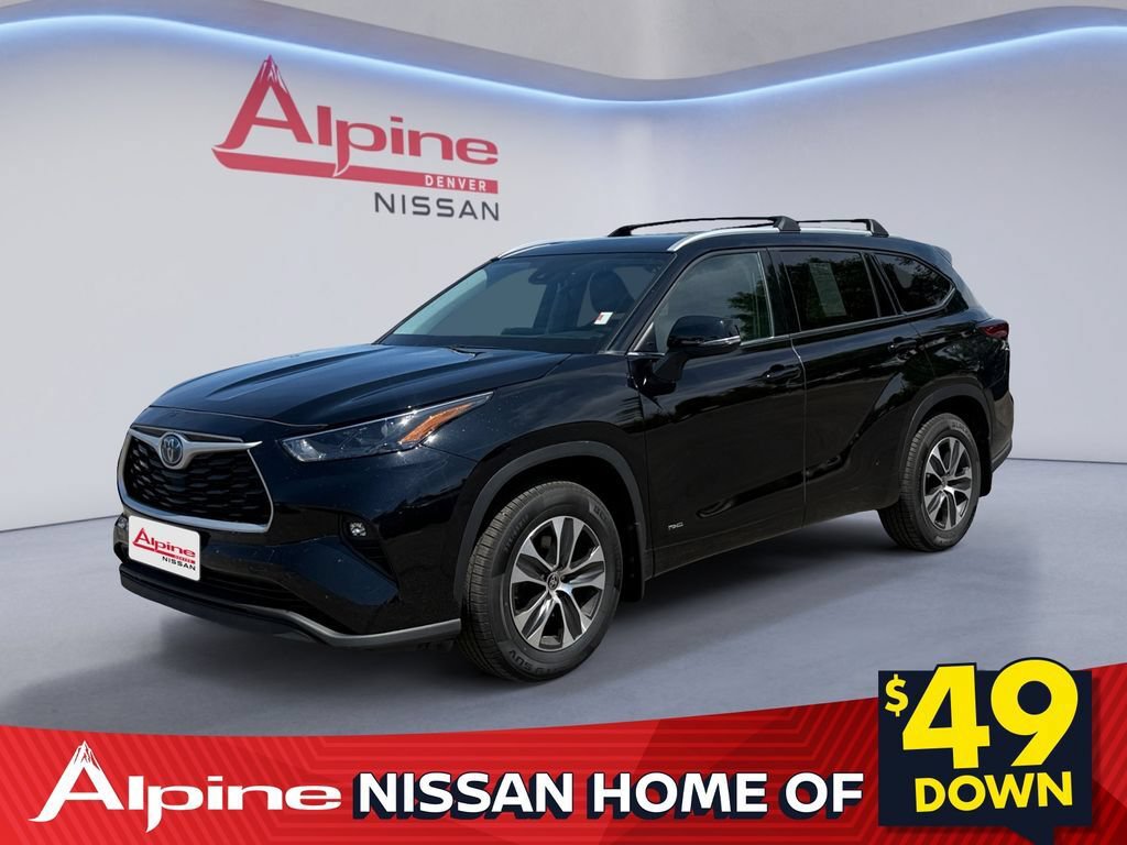 Used 2022 Toyota Highlander XLE AWD/4WD image 1