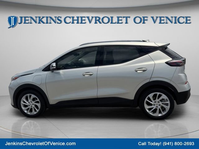 Used 2023 Chevrolet Bolt EUV LT w/ Driver Confidence Package FWD image 8
