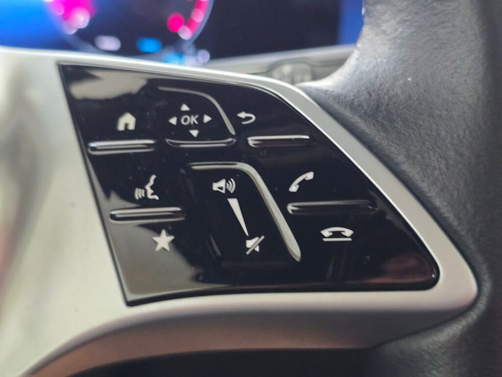 Used 2025 Mercedes-Benz GLB 250 4MATIC image 43