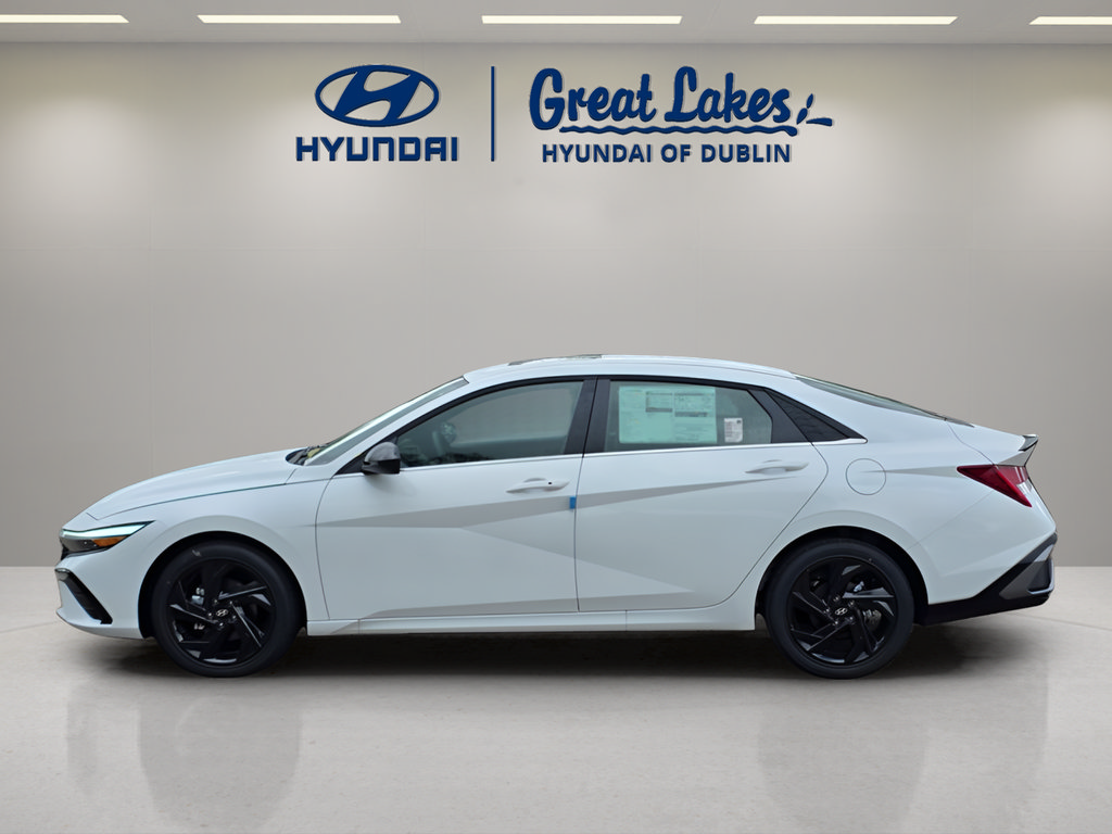 New 2026 Hyundai Elantra SEL Sport Premium FWD image 2