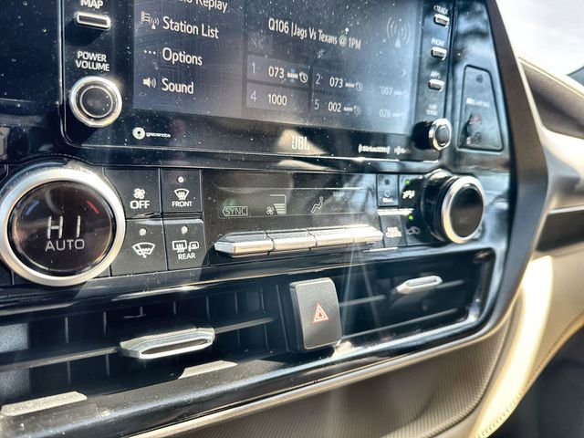 Used 2020 Toyota Highlander Limited image 26