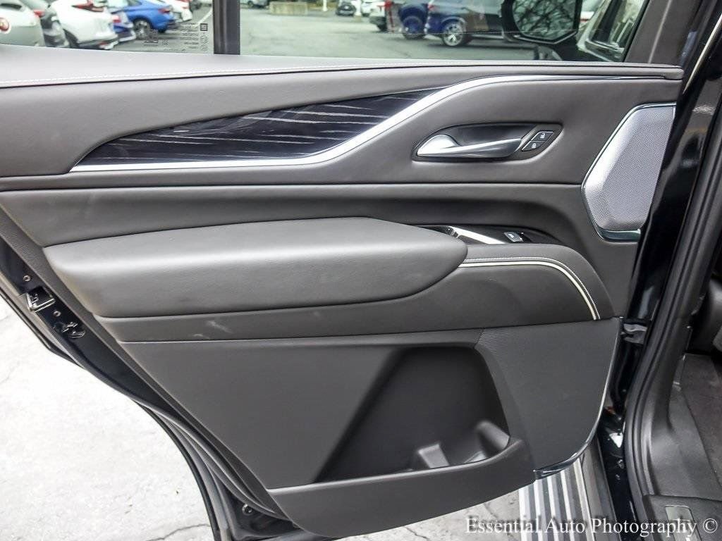 Used 2024 Cadillac Escalade V w/ LPO, ONYX Package image 24