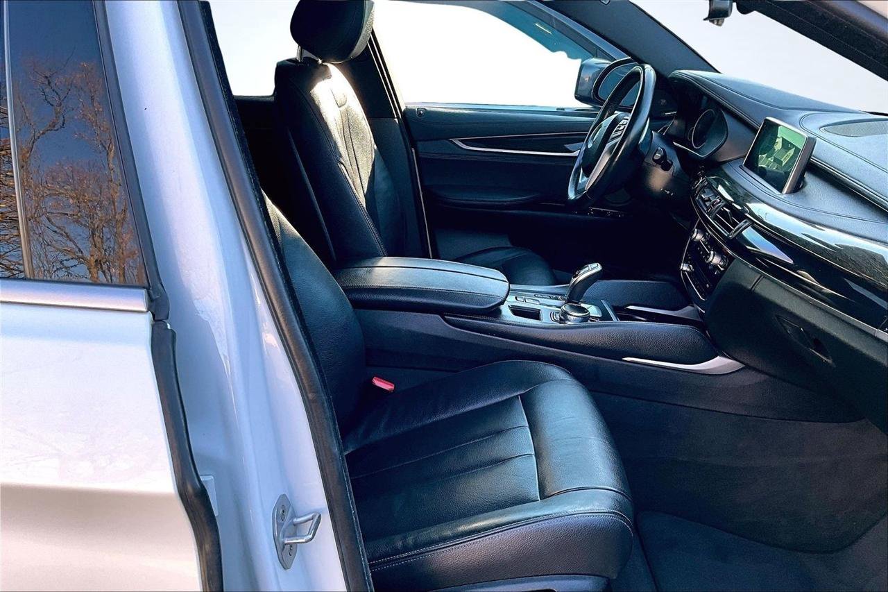 Used 2019 BMW X6 xDrive35i w/ Premium Package image 29