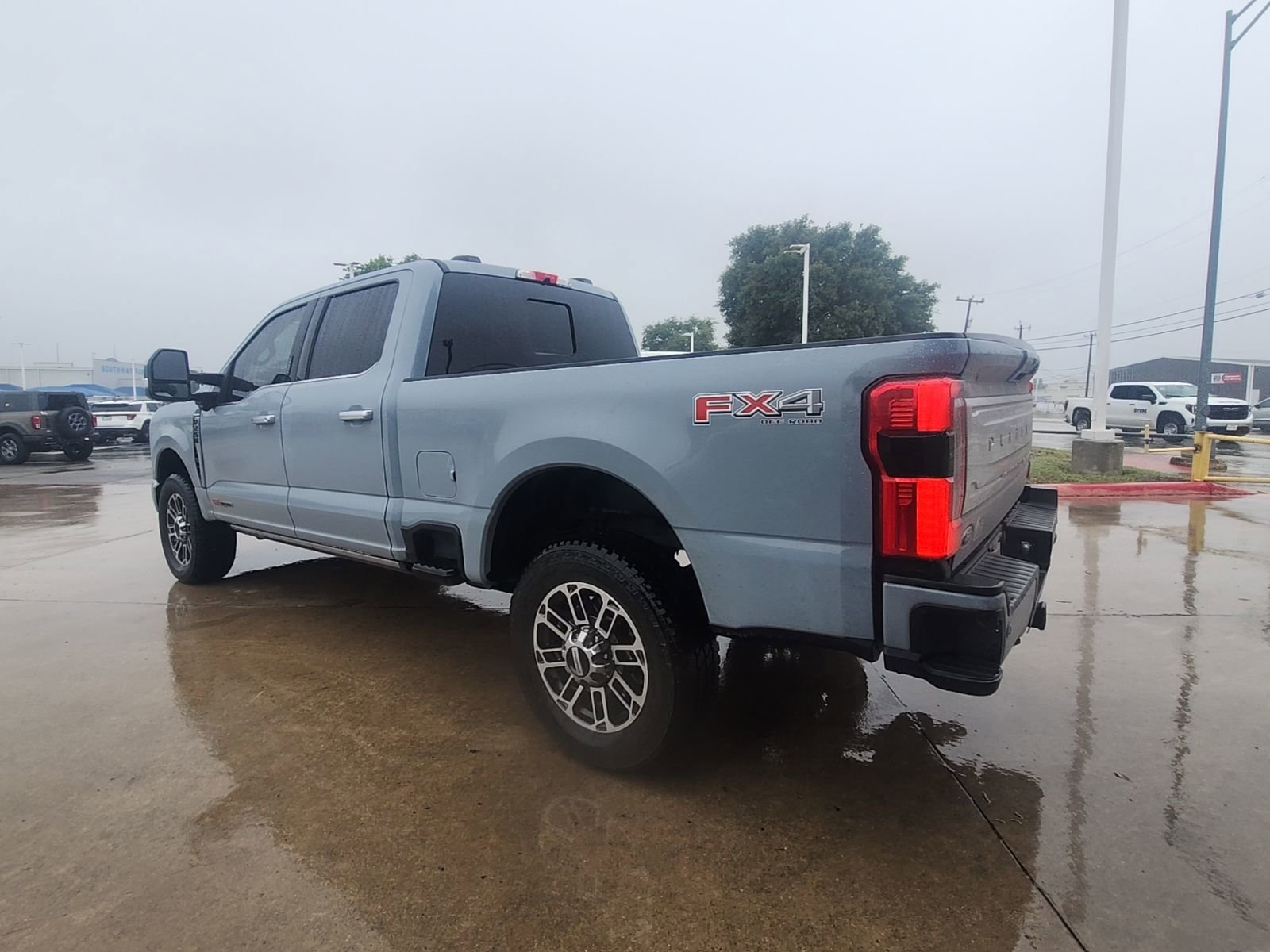 Used 2026 Ford F250 Platinum w/ Platinum Plus Package AWD/4WD image 4