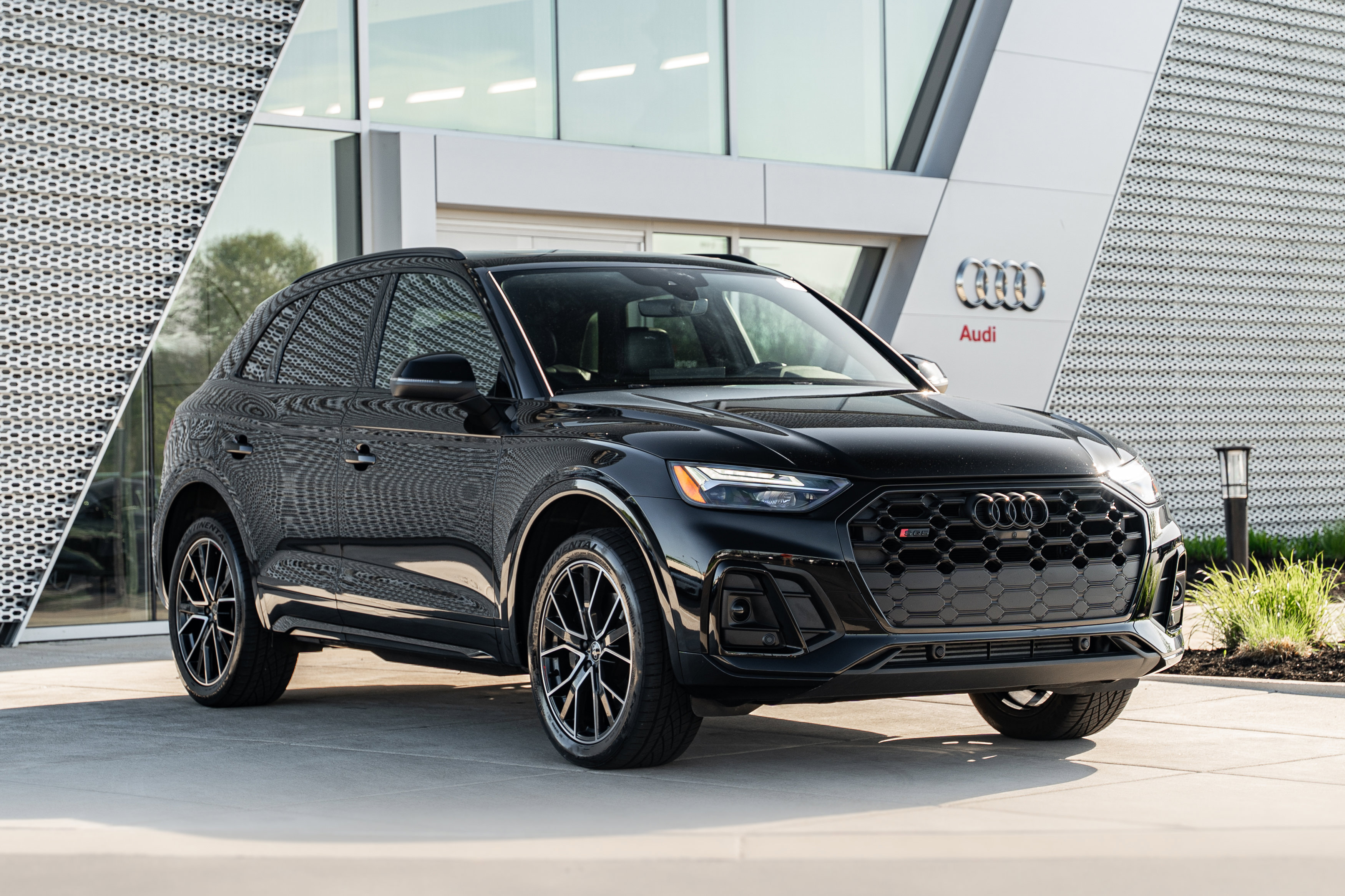 Certified 2023 Audi SQ5 Premium Plus w/ Premium Plus Package AWD/4WD image 1