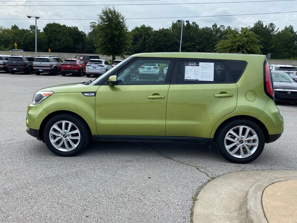 Used 2018 Kia Soul + FWD image 4