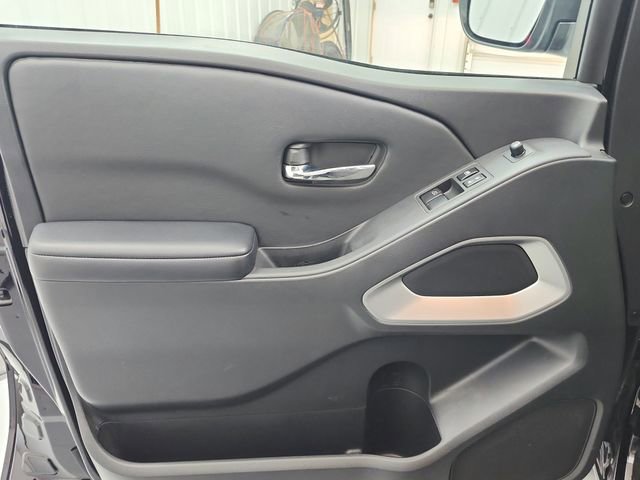 Used 2025 Nissan Frontier SV image 30