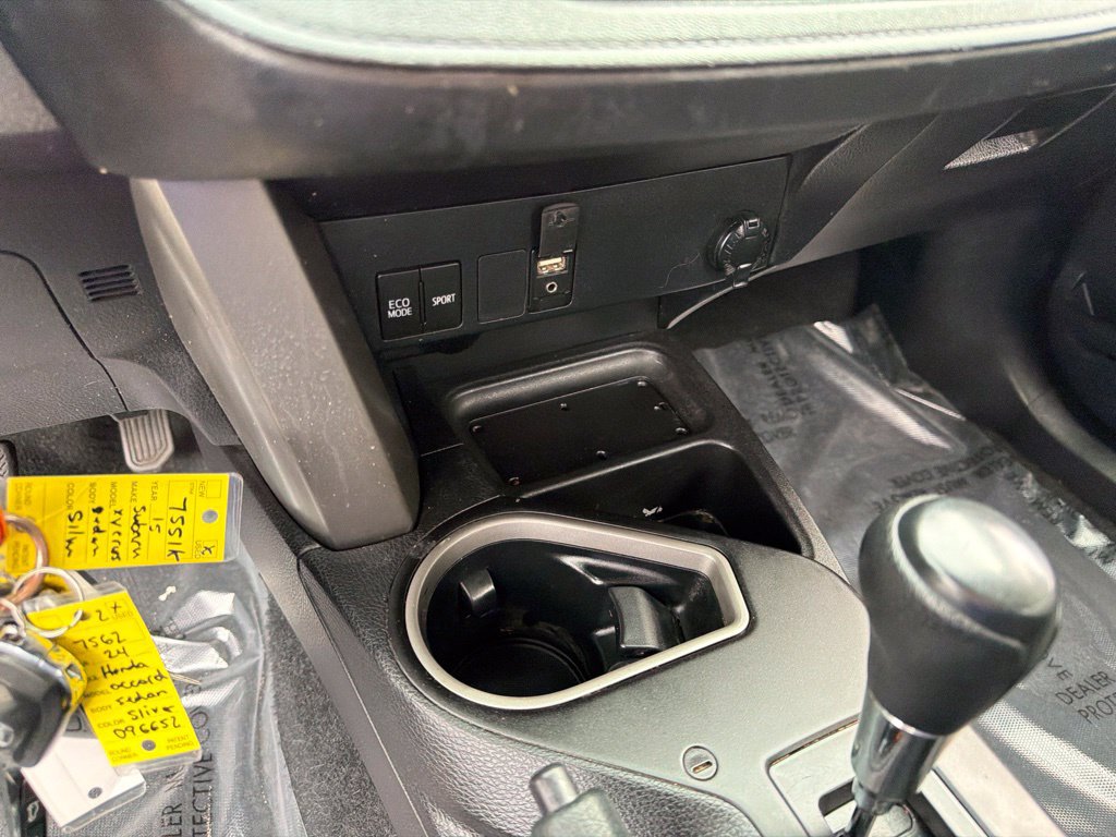 Used 2018 Toyota RAV4 LE w/ All Weather Liner Package AWD/4WD image 31