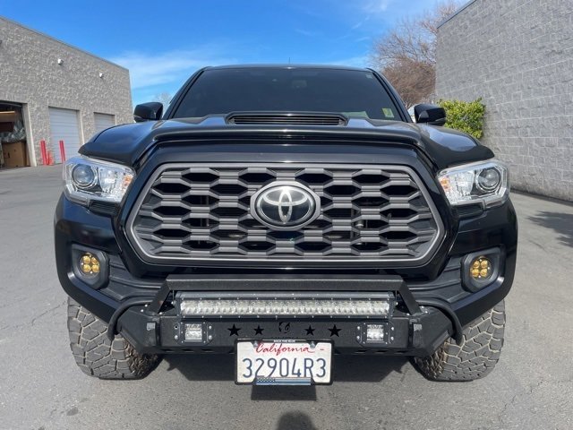 Used 2022 Toyota Tacoma 4x4 Double Cab image 2