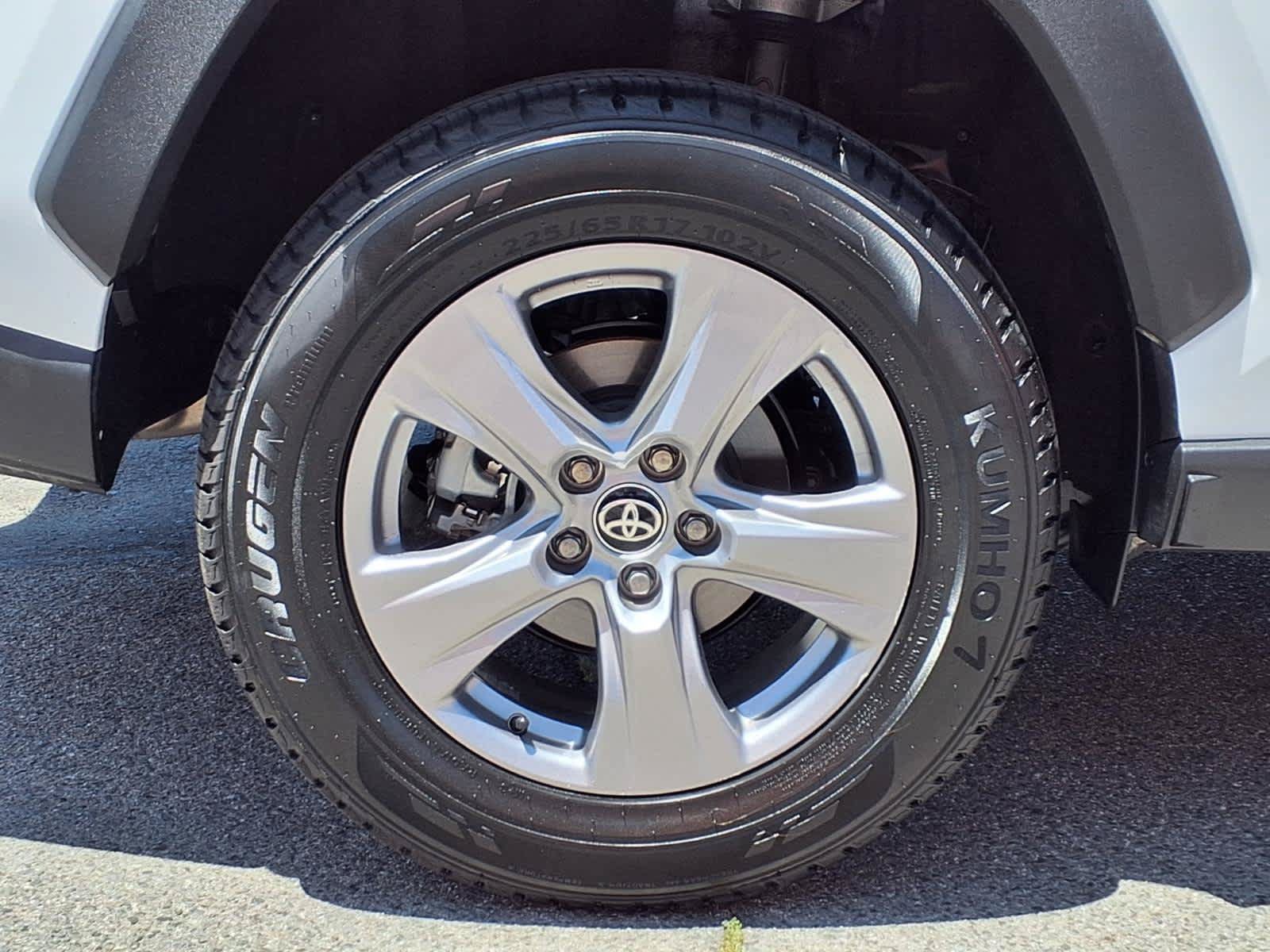 Certified 2025 Toyota RAV4 XLE FWD image 7