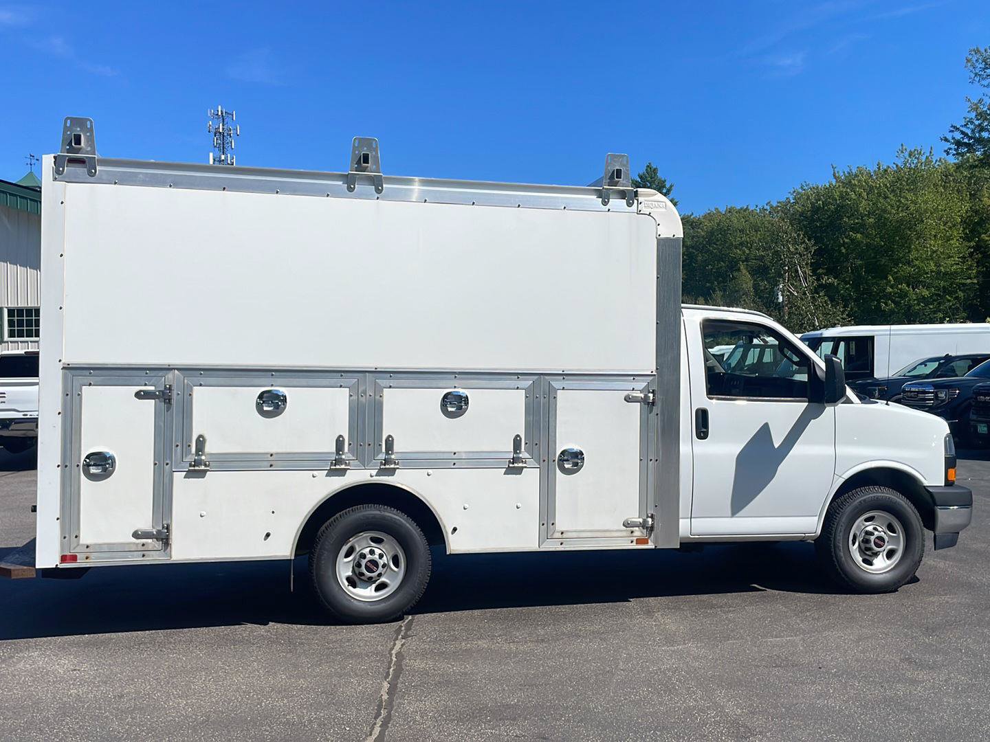 Used 2020 GMC Savana 3500 w/ Power Convenience Package RWD image 7