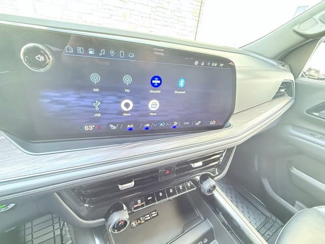 Certified 2025 Chevrolet Suburban Z71 image 37