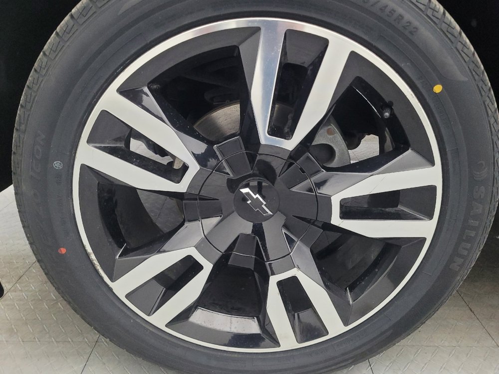 Used 2018 Chevrolet Suburban LT image 31