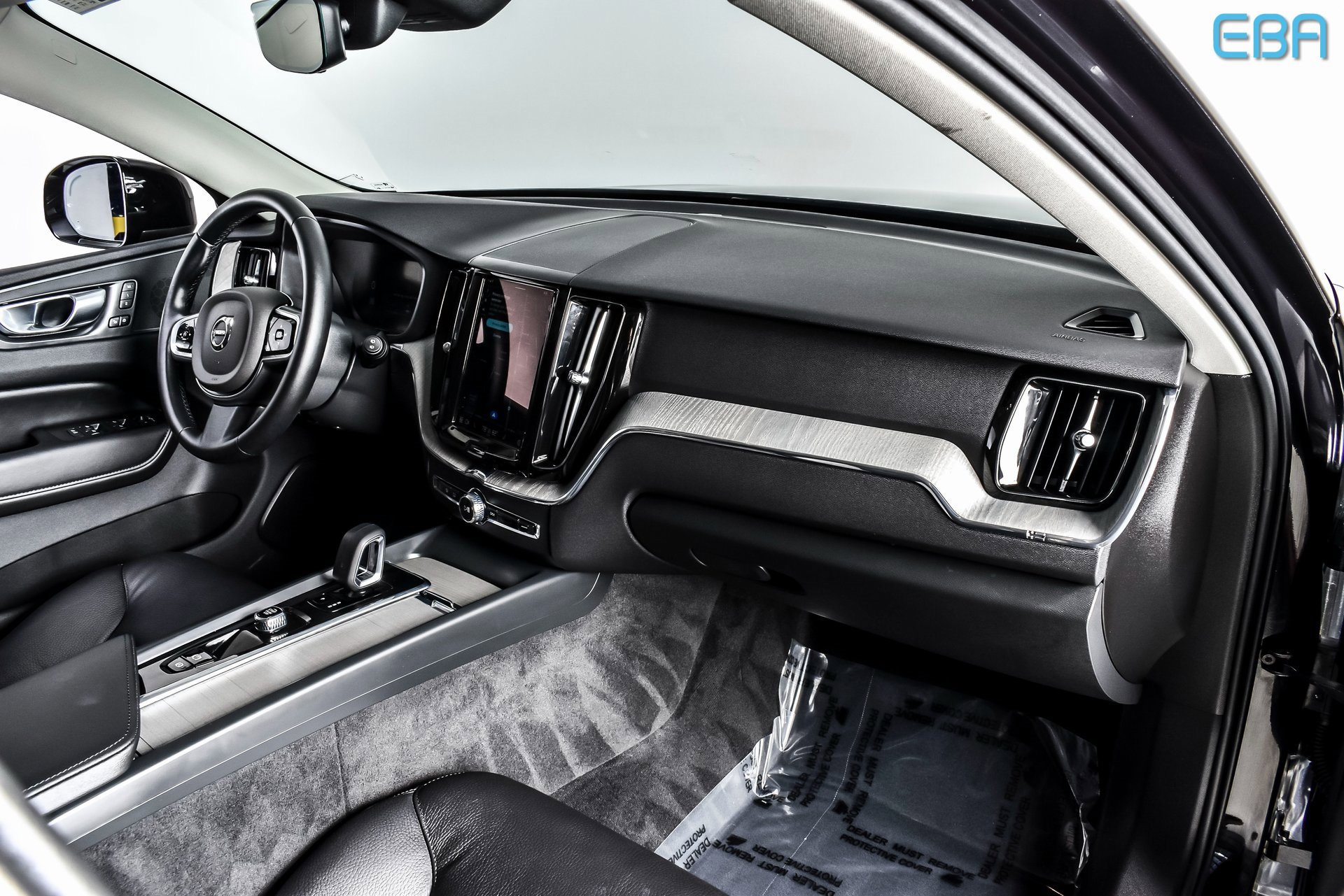 Used 2025 Volvo XC60 B5 Plus image 24